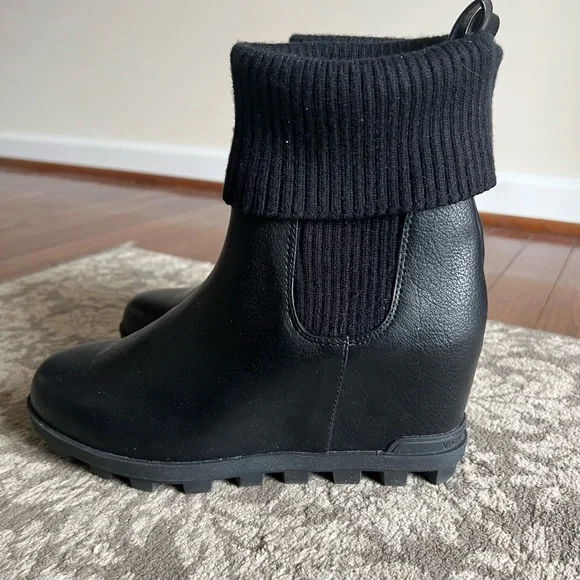 Yellow Box boots - Picture 2 of 4